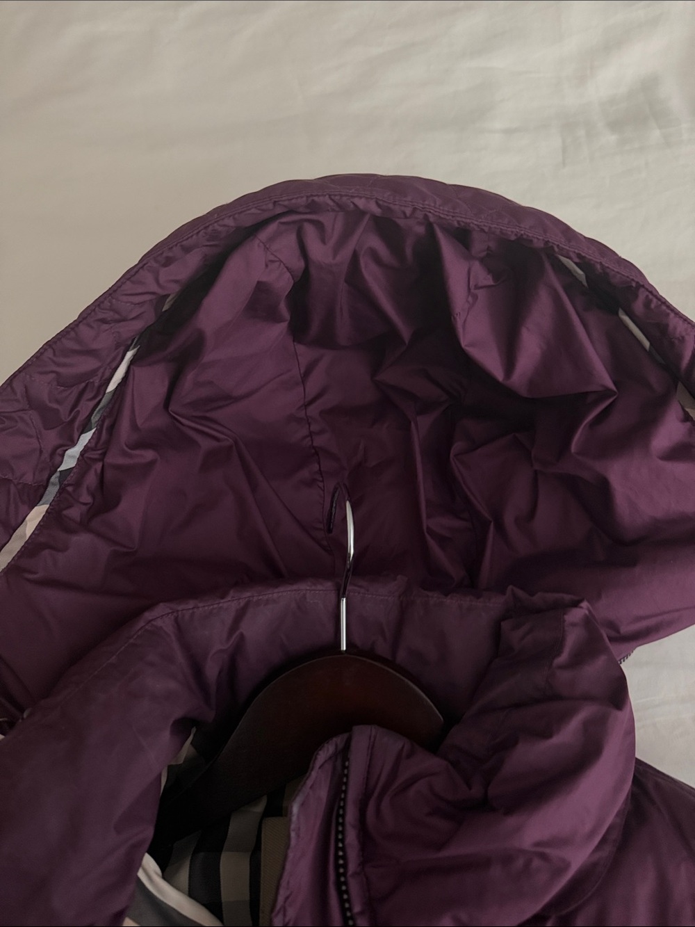 Burberry Quilted Belted Puffer Jacket in Deep Plum - Picture 3 of 5